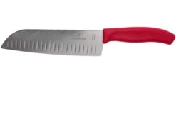 Victorinox SwissClassic 6.8521.17G Santoku Avec Alvéoles 17 Cm, Rouge