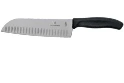 Victorinox SwissClassic 6.8523.17G Santoku Avec Alvéoles 17 Cm, Noir