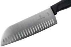 Victorinox SwissClassic 6.8523.17G Santoku Avec Alvéoles 17 Cm, Noir -Leatherman Soldes VT6 8523 17G 03 victorinox